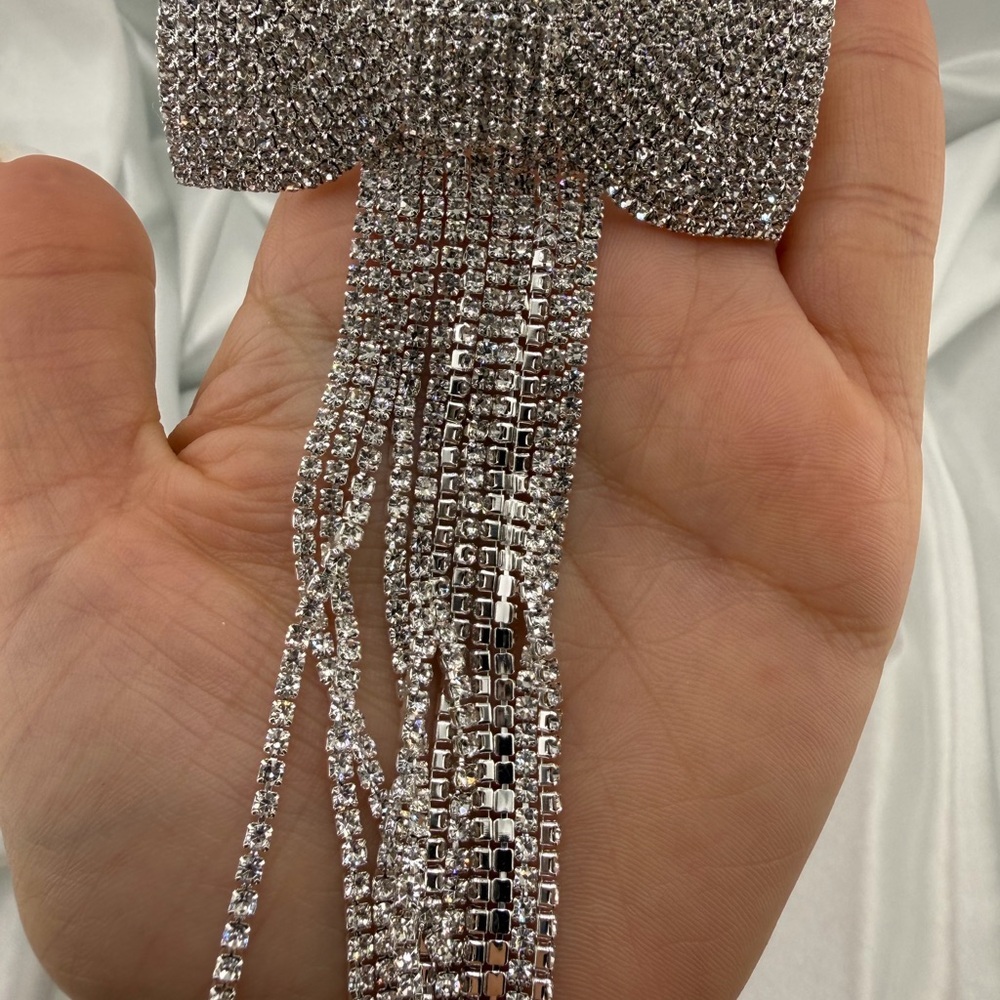 Sparkling Silver Rhinestone Bow Brooch - Picture 8 of 9